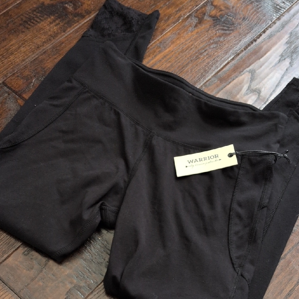 WARRIOR by DANICA PATRICK I NWT Stretchy Black Yoga Leggings with Lace Panels, M